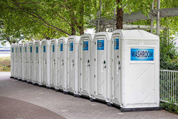 Best Portable restroom trailer rental  in Boulevard Gardens, FL